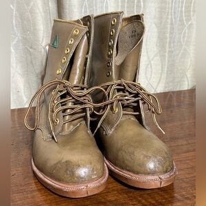 Steel Toe Work Boots CSI patch’s Tan Leather
Good Used Condition Size 9